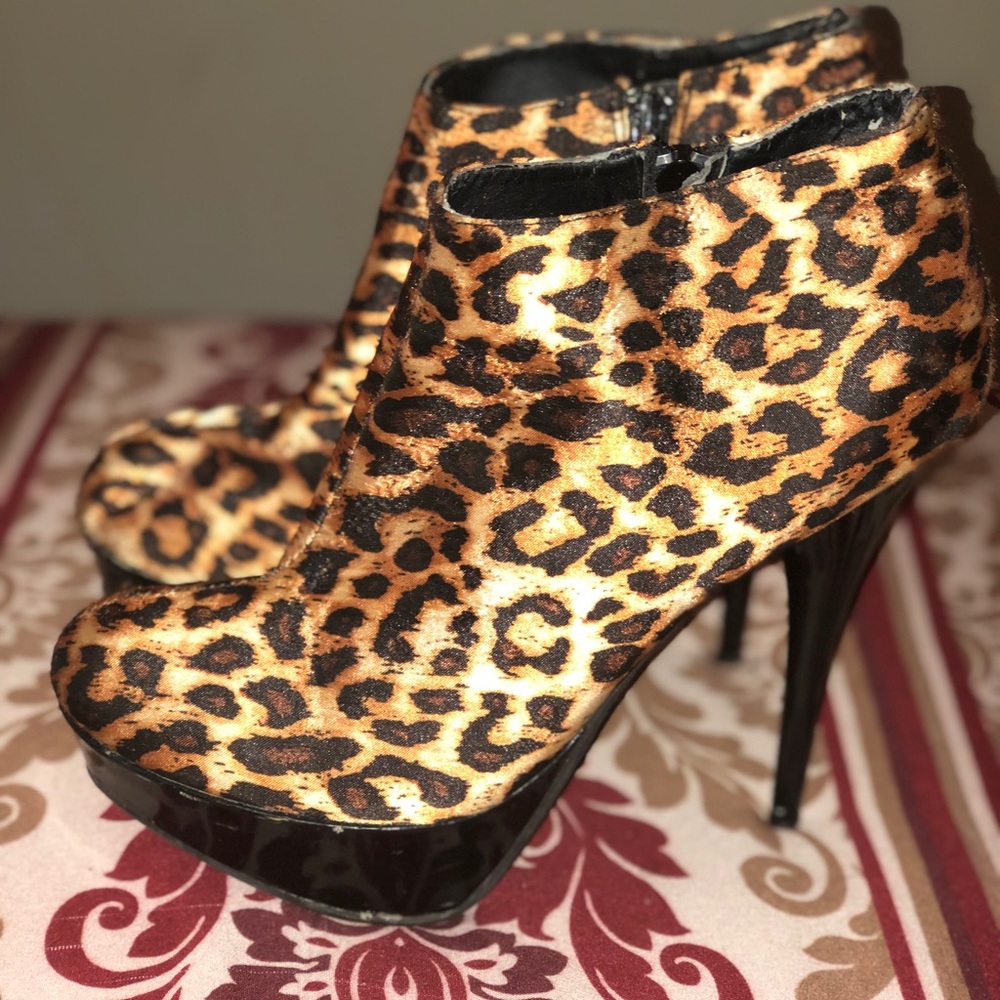 Cheetah Print size 8